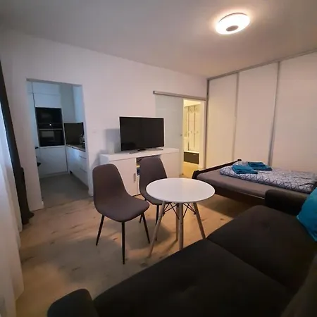 Lägenhet Klimka With Balcony, Free Wifi And Free Parking