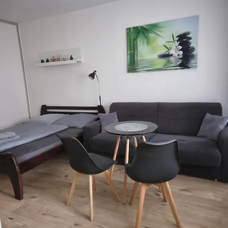 Апартаменти Klimka With Balcony, Free Wifi And Free Parking Братислава